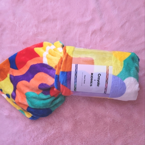 Crayola x Kohl's Abstract Plush Throw - Multi-Color Pattern - Picture 3 of 3